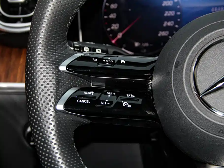 Mercedes-Benz GLC 2024 GLC 300 L 4MATIC Dynamic 5-seater фото 27