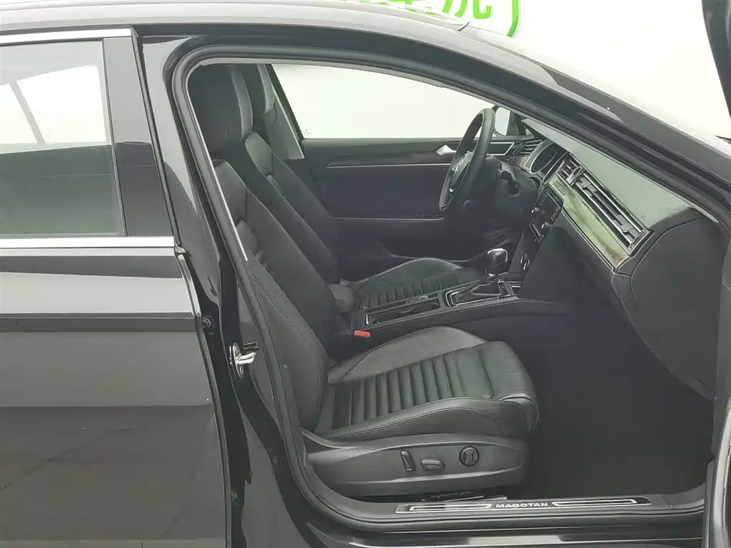 Volkswagen Magotan 2018 Facelift 330TSI DSG Luxury фото 23
