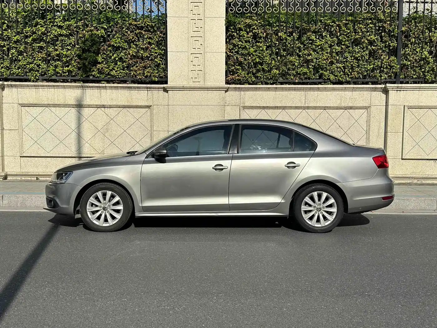 Volkswagen Sagitar 2014 Facelift 1.6L Automatic Comfort фото 3