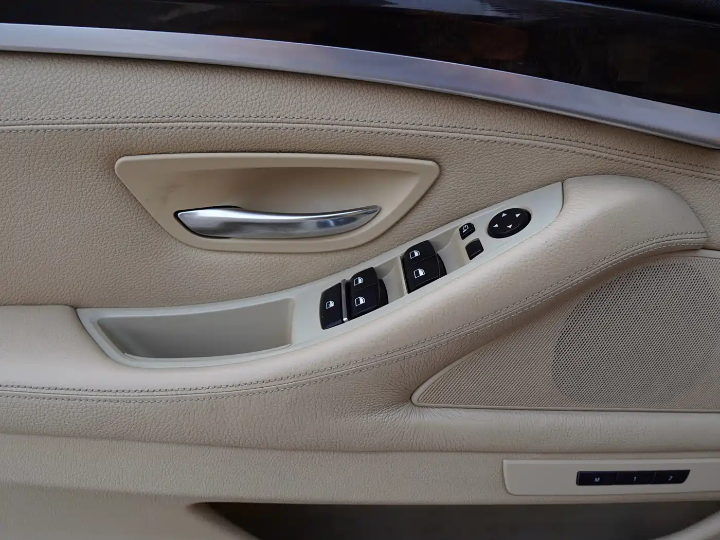 BMW 5 Series 2011 523Li Luxury фото 21
