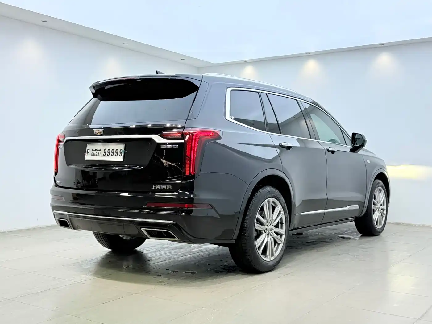 CADILLAC XT6