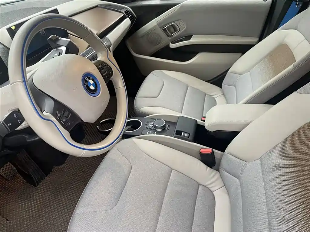 BMW I3
