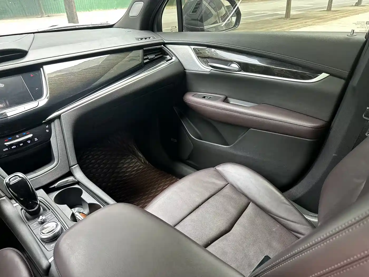 Cadillac XT6 2021 2.0T 7-Seater 2WD Luxury Edition фото 4