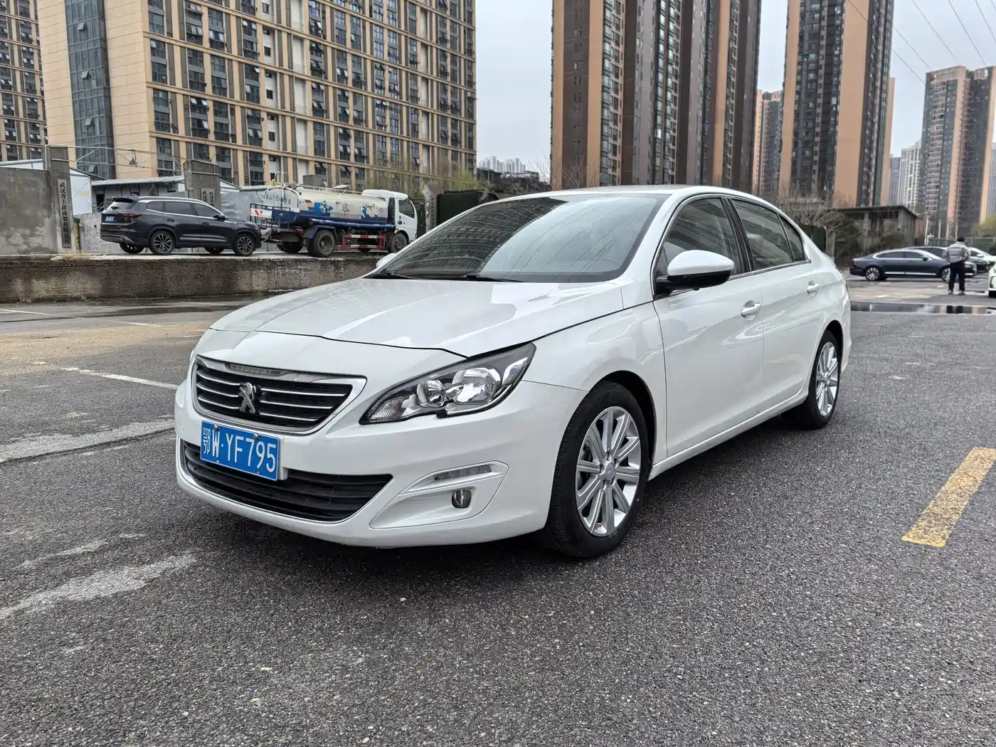 Peugeot 408 2016 1.6T Automatic Luxury Edition