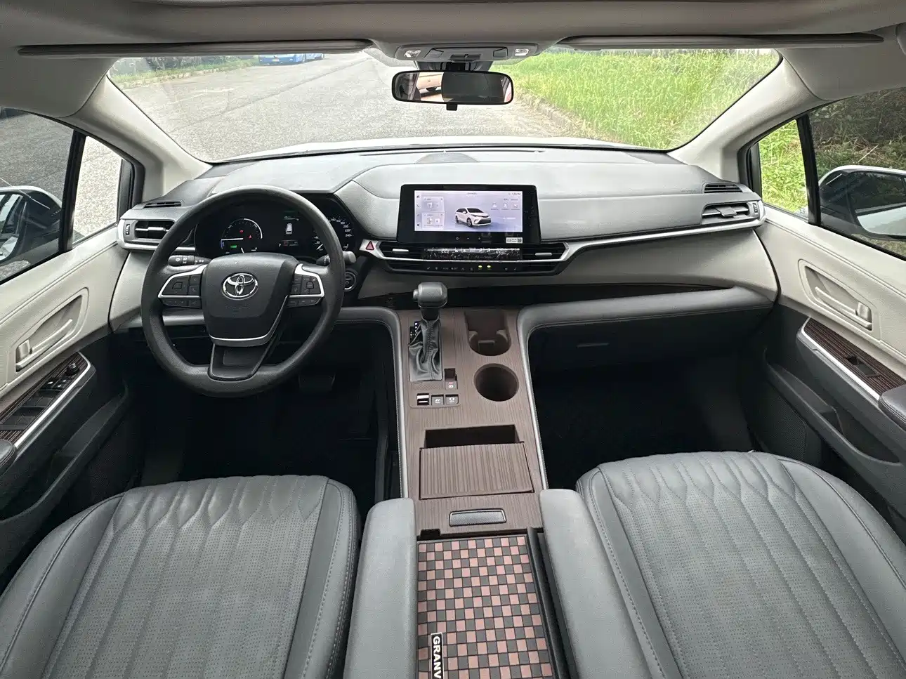 Toyota Granvia 2024 2024 2.5L Hybrid Comfort