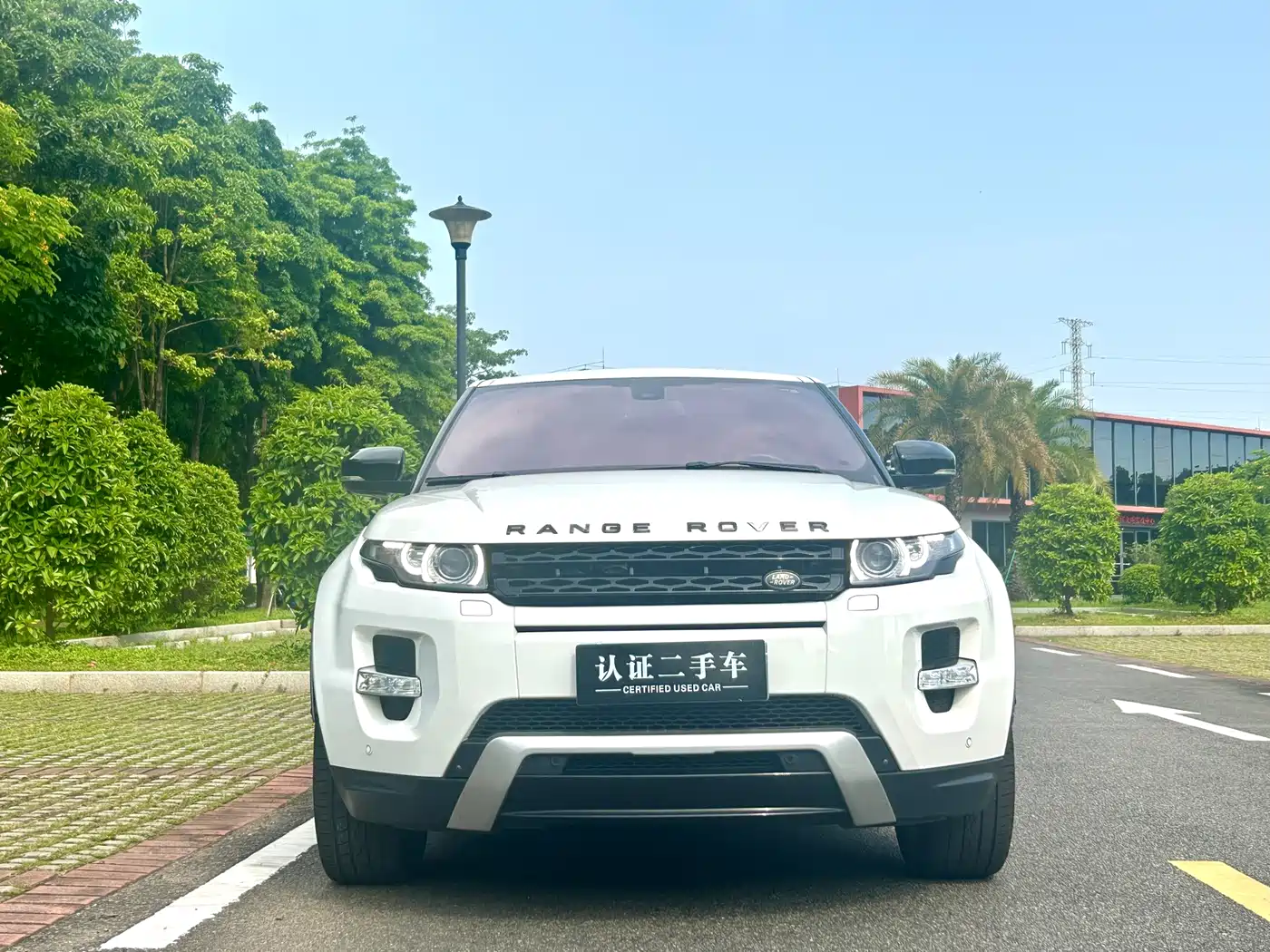 Land Rover Range Rover Evoque (Import) 2013 2.0T 5-door Dynamic Edition фото 3