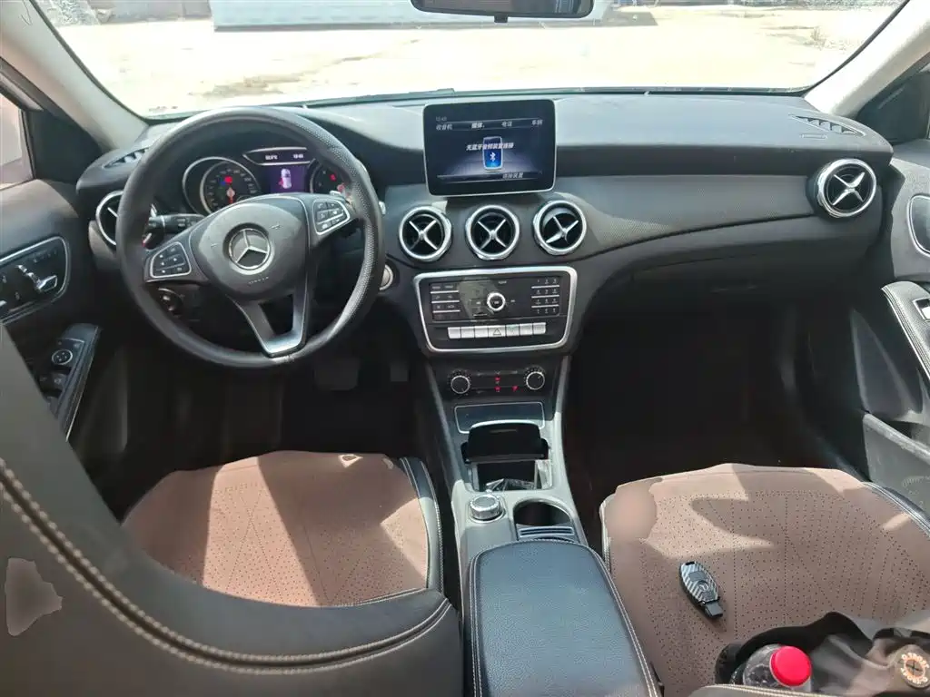 Mercedes-Benz GLA 2018 GLA 200 Dynamic фото 6