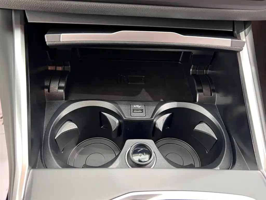 BMW 3 Series 2025 325i M Sport Package фото 21