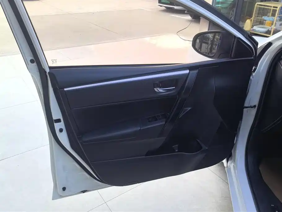 Toyota Corolla 2017 Facelift 1.2T S-CVT GL фото 7