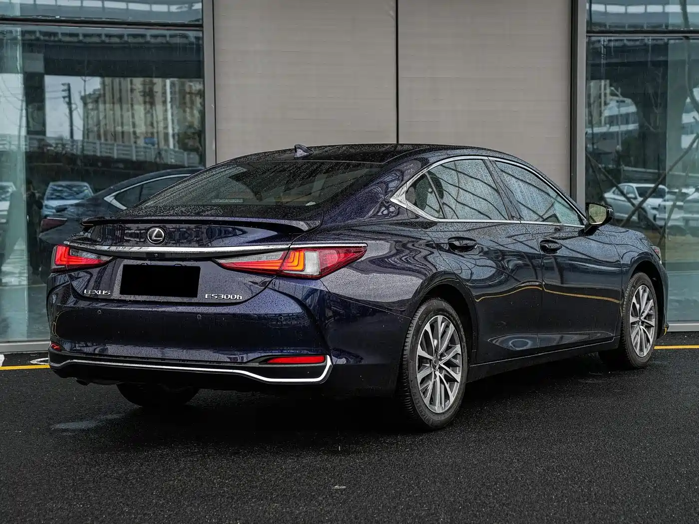 Lexus ES 2022 300h Excellence Edition фото 4