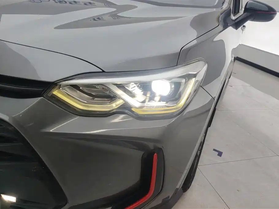 Chevrolet Volando 2018 Redline 530T Auto Premium Edition (5+2 seater) China V фото 5