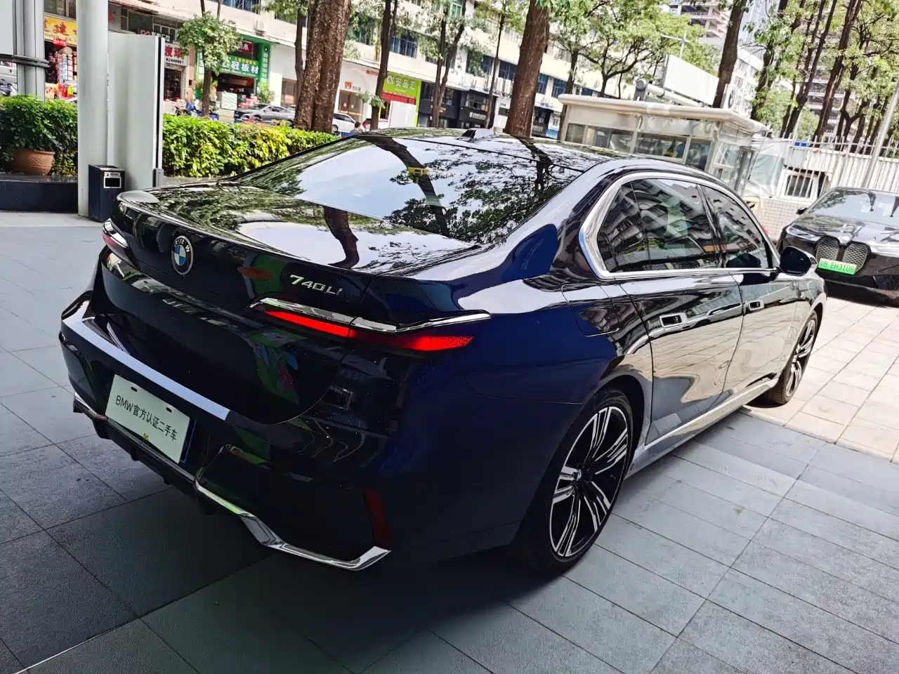 BMW 7-SERIES