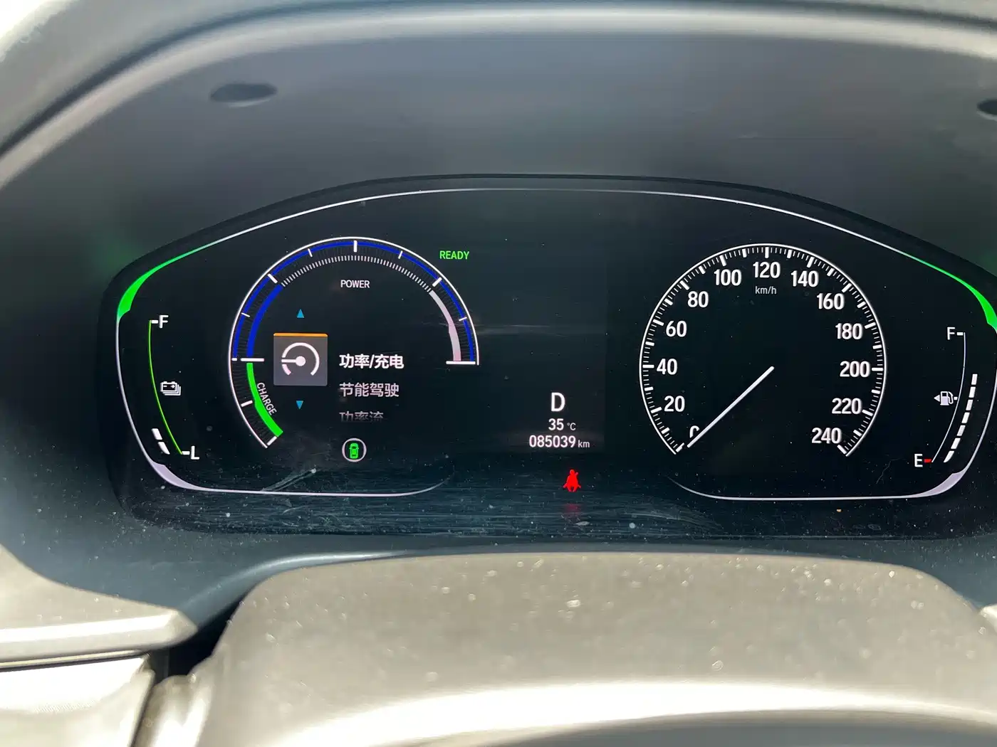 Фото 18 - Honda Accord