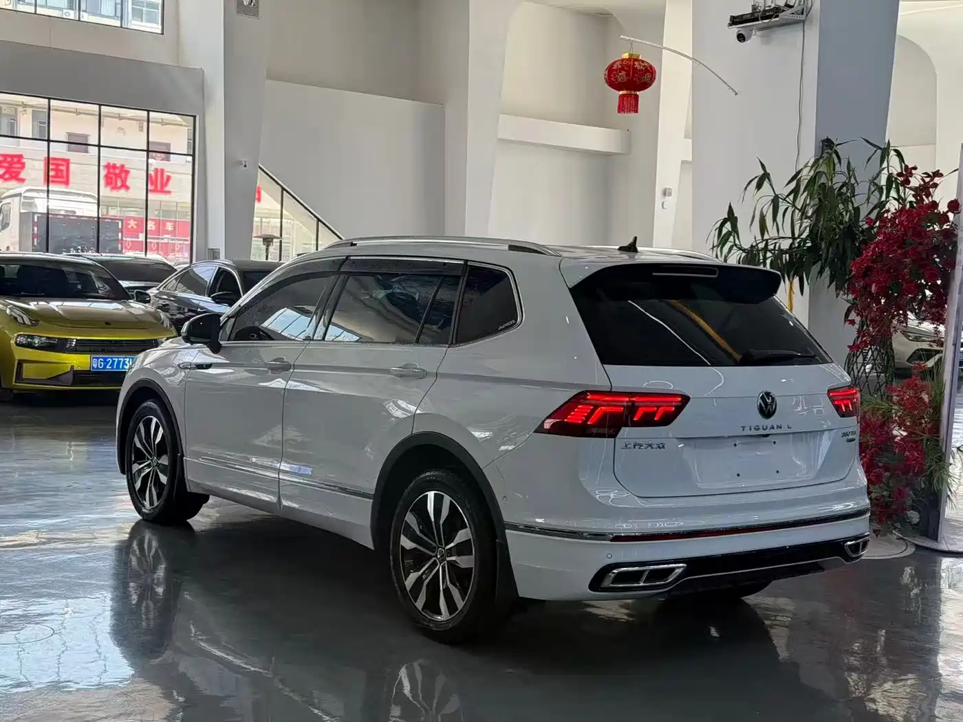 Фото 9 - Volkswagen Tiguan L