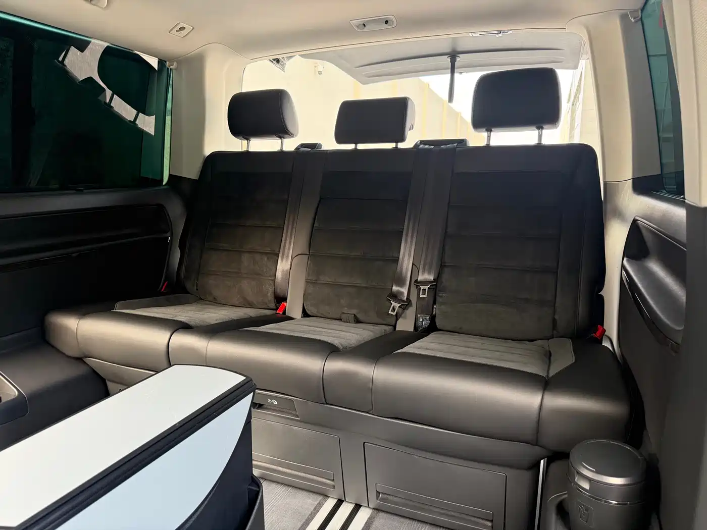 Volkswagen Multivan 2018 2.0TSI 4WD Explorer Edition 7-Seater фото 15