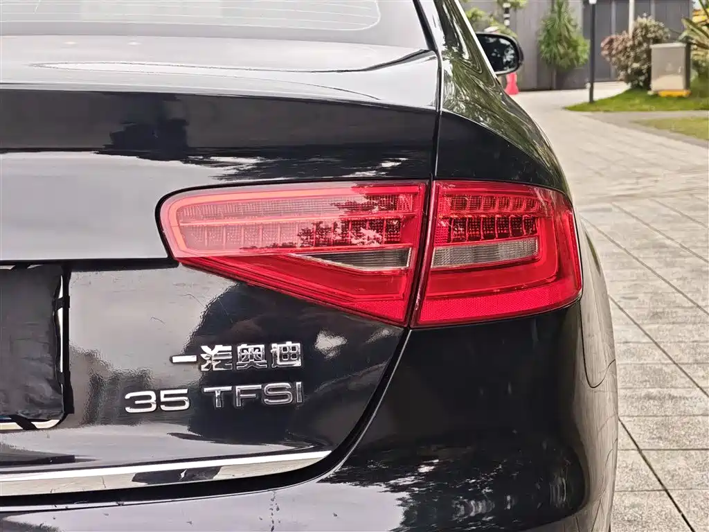 Audi A4L 2013 35 TFSI Automatic Comfort фото 13