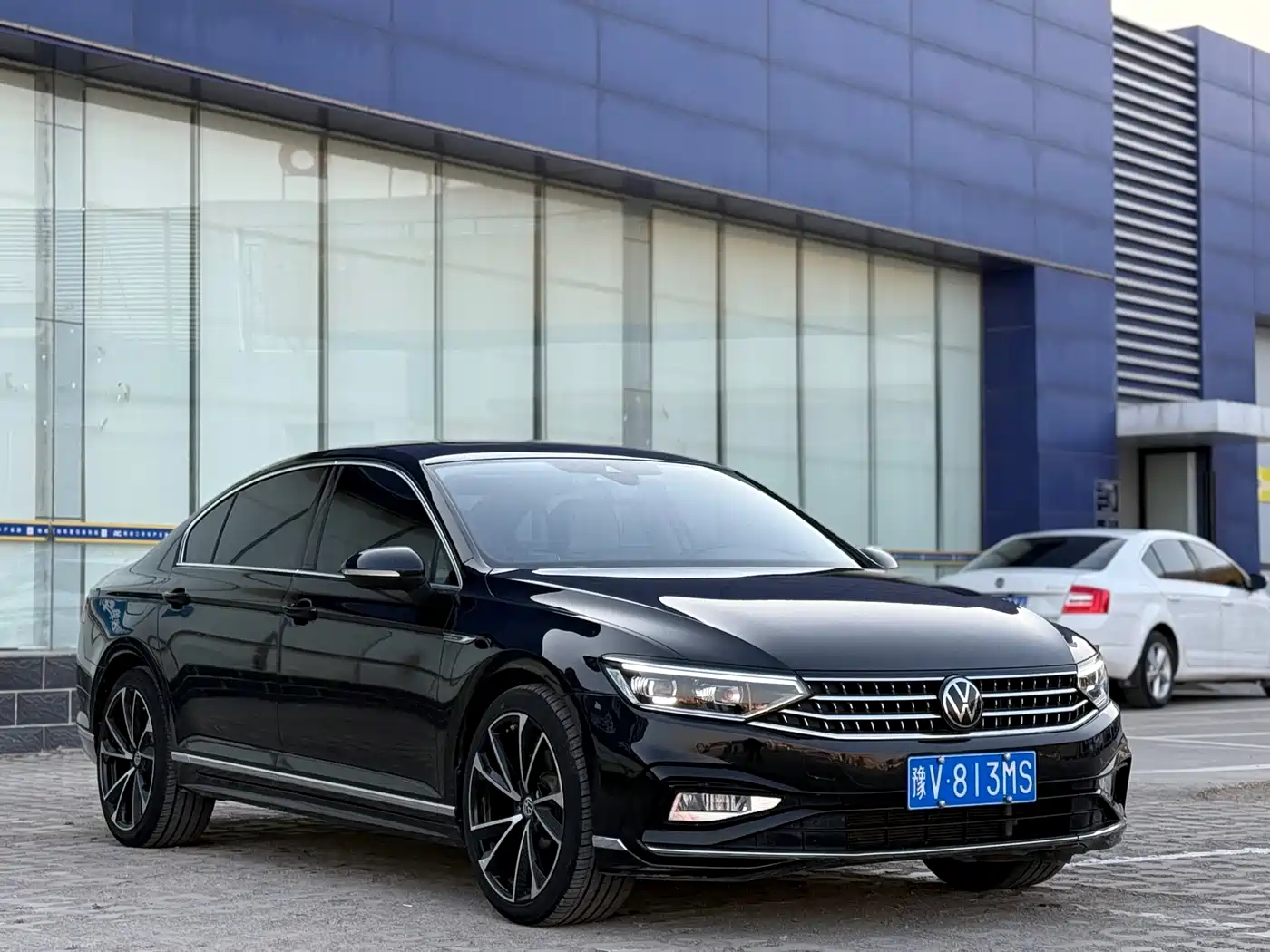 Volkswagen Magotan 2024 2 Million Units Public Sharing Edition 330TSI DSG Luxury фото 3