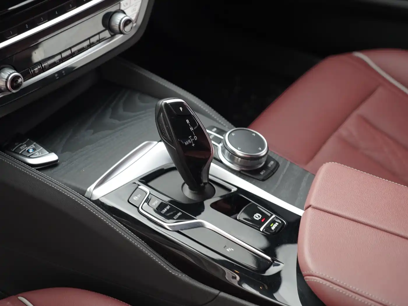 BMW 5 Series 2023 Facelift 530Li Leading M Sport Package фото 19