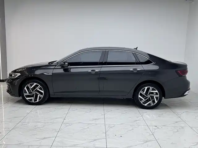 Volkswagen Sagitar 2024 300TSI DSG Surpass Edition фото 3