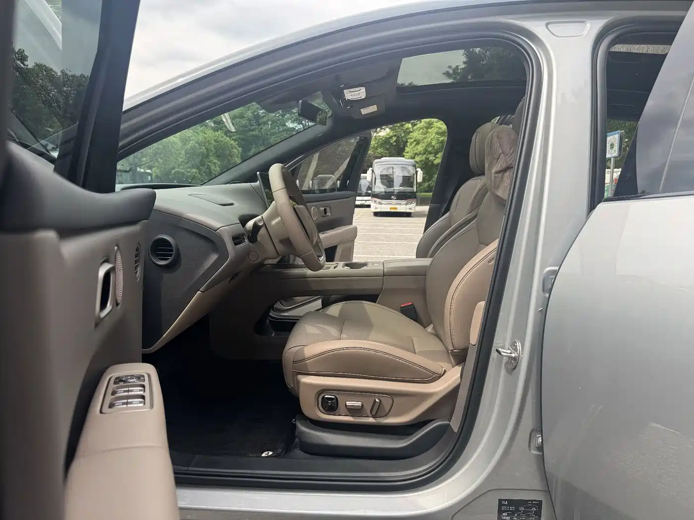Li Auto i6 2026 2025 2WD Base Model