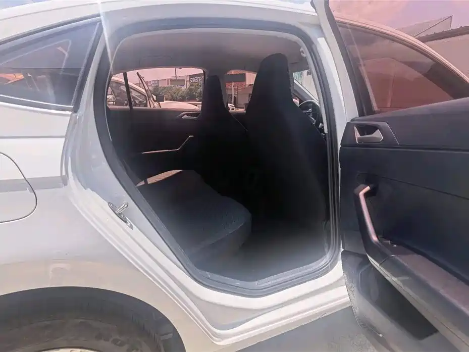 Volkswagen Lavida 2023 Xinrui 1.5L Auto Xinyi Edition фото 11