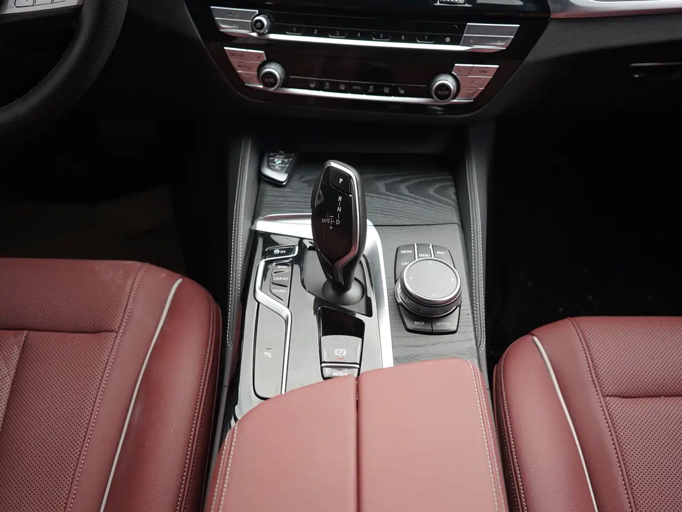 BMW 5 Series 2023 Facelift 530Li Leading M Sport Package фото 16