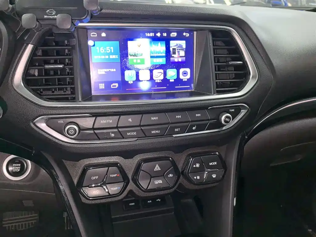 GAC Trumpchi Trumpchi GS4 2016 235T G-DCT Luxury Edition фото 13