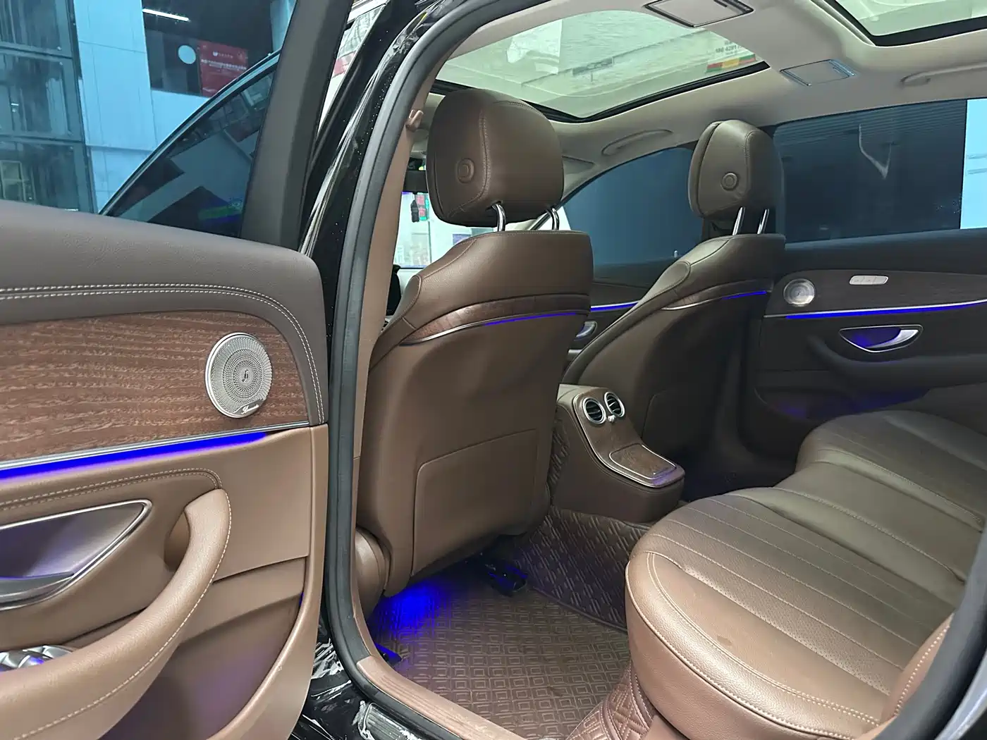Mercedes-Benz E-Class 2023 E 260 L фото 13