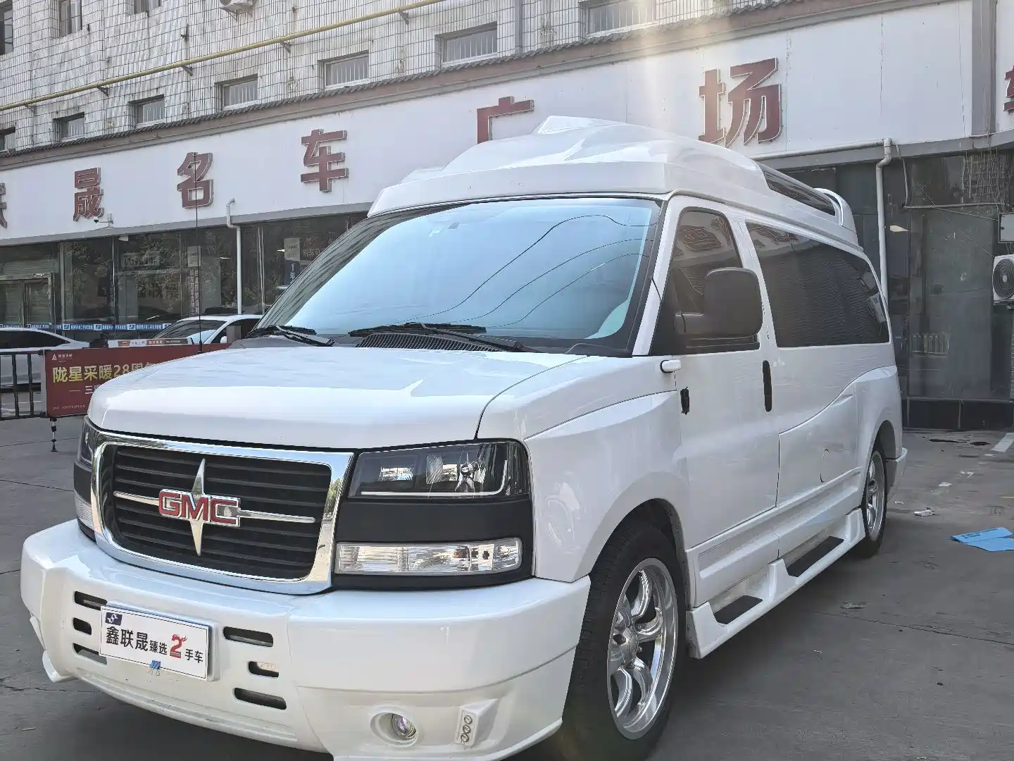 Фото 1 - GMC Savana
