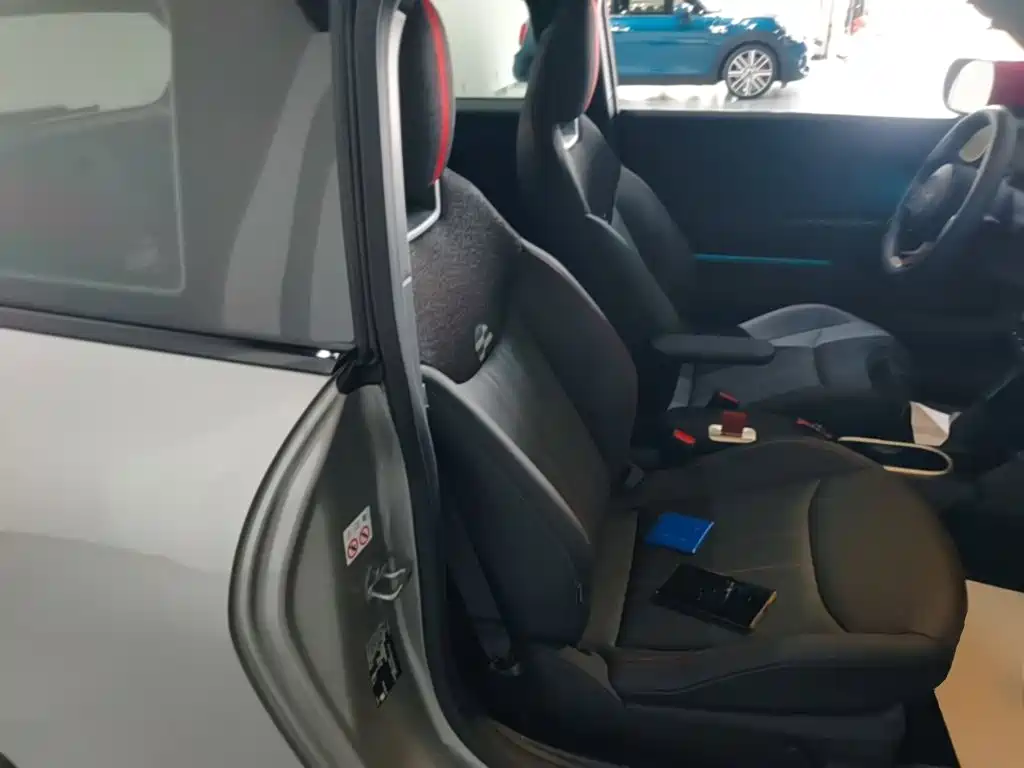 MINI Electric MINI JCW 2026 2025 Facelift JOHN COOPER WORKS