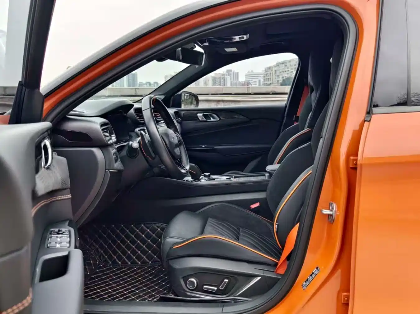 LYNK & CO. 02 HATCHBACK