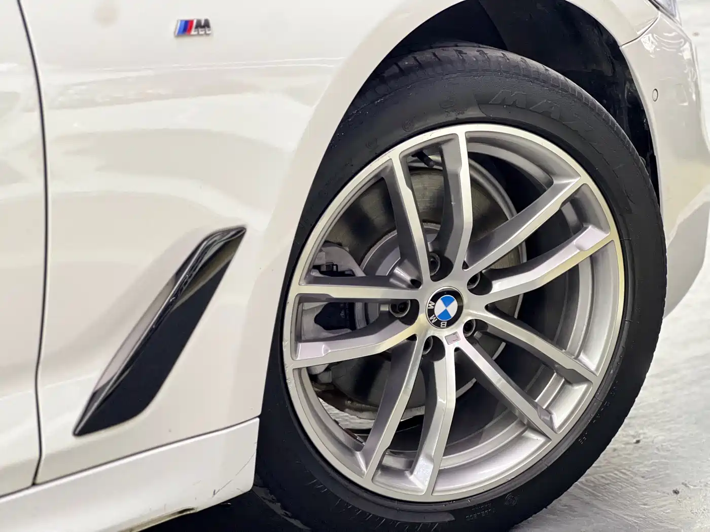 BMW 5 Series 2019 525Li M Sport Package фото 4