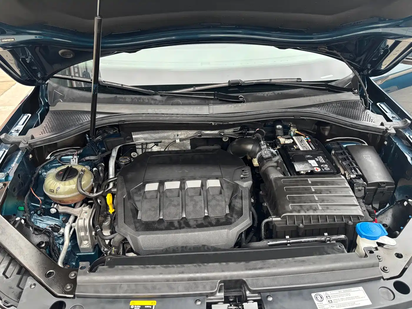 Volkswagen Tiguan L 2023 330TSI Auto 2WD R-Line Premium Edition фото 11