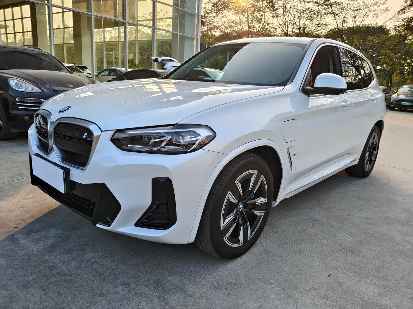BMW IX3
