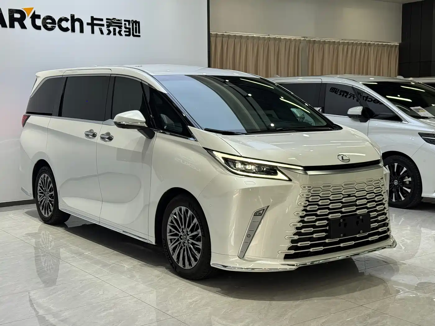 Lexus LM 2026 2025 Model 500h Six-Seater Prestige Edition
