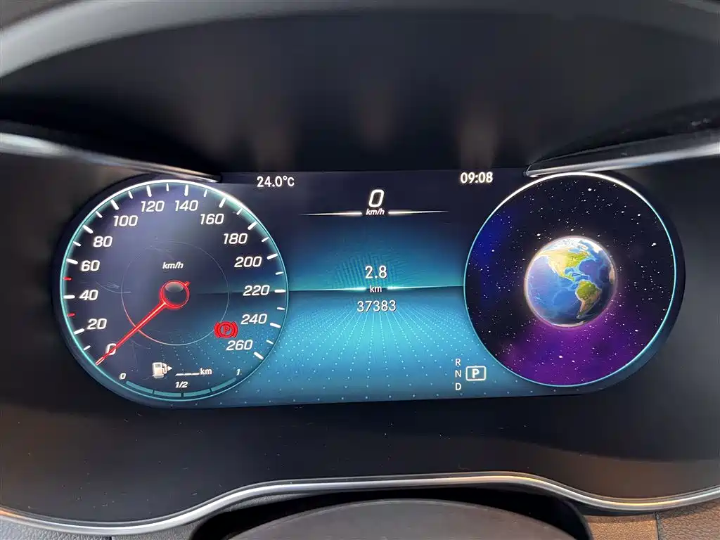 MERCEDES-BENZ GLC
