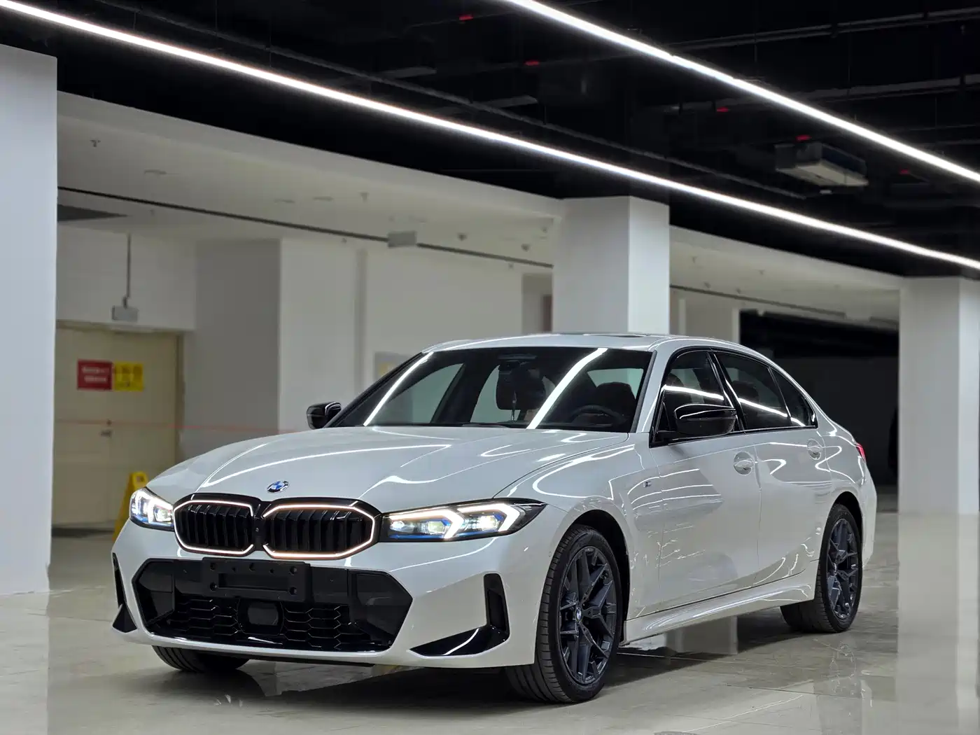 Фото 2 - BMW 3 Series