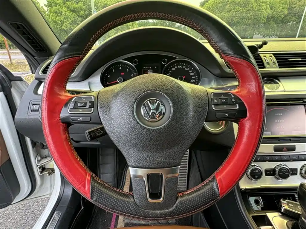Volkswagen FAW-Volkswagen CC 2016 Model 1.8TSI Luxury фото 6