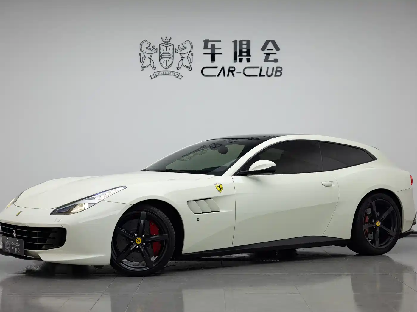 Ferrari GTC4Lusso 2017 3.9T V8