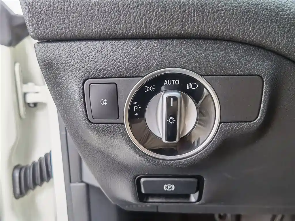 Mercedes-Benz CLA (Import) 2017 CLA 220 4MATIC фото 21
