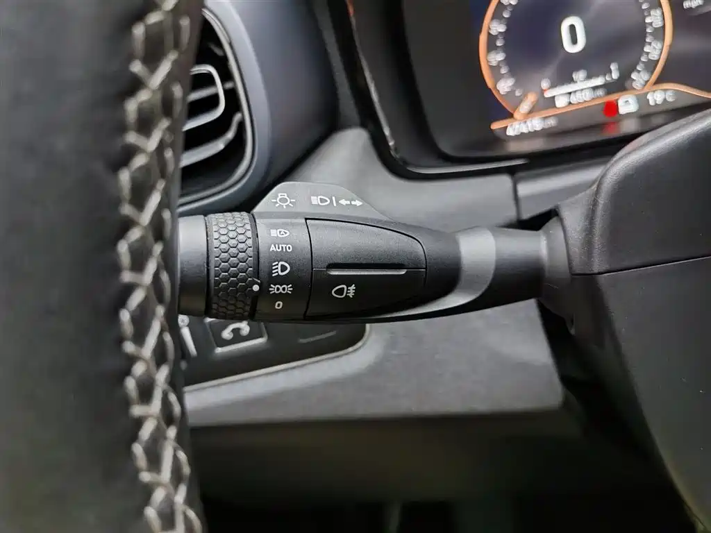 Lynk & Co 03 2021 1.5TD DCT Jin Champion Edition фото 21