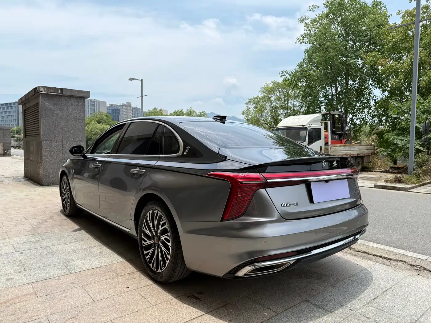 Hongqi H5 2024 2.0T Automatic Smart Connect Flag Smooth Edition фото 6