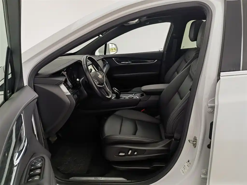 Cadillac XT5 2022 2.0T 2WD Luxury фото 10
