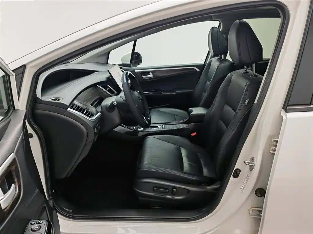 Honda Jade 2017 210TURBO CVT Luxury Edition 5-seater фото 10