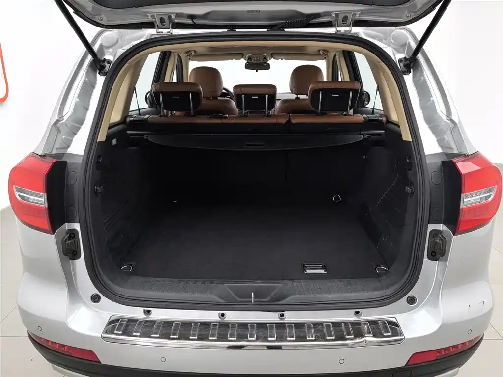 Haval H8 2015 2.0T 2WD Standard фото 16
