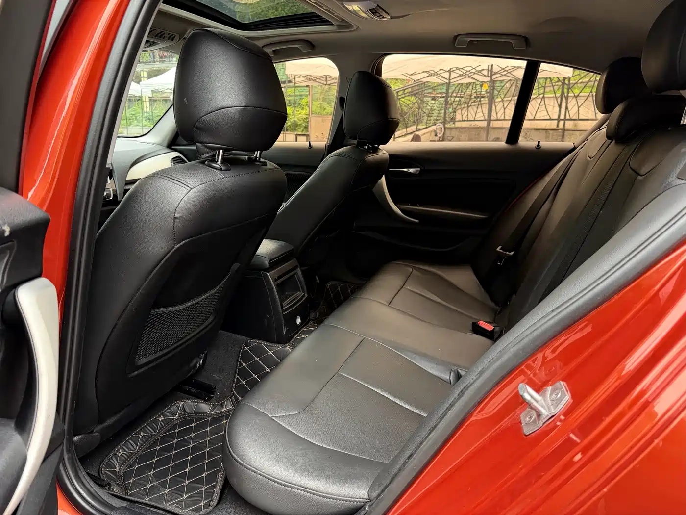 BMW 1 Series (Import) 2015 118i Leading фото 10