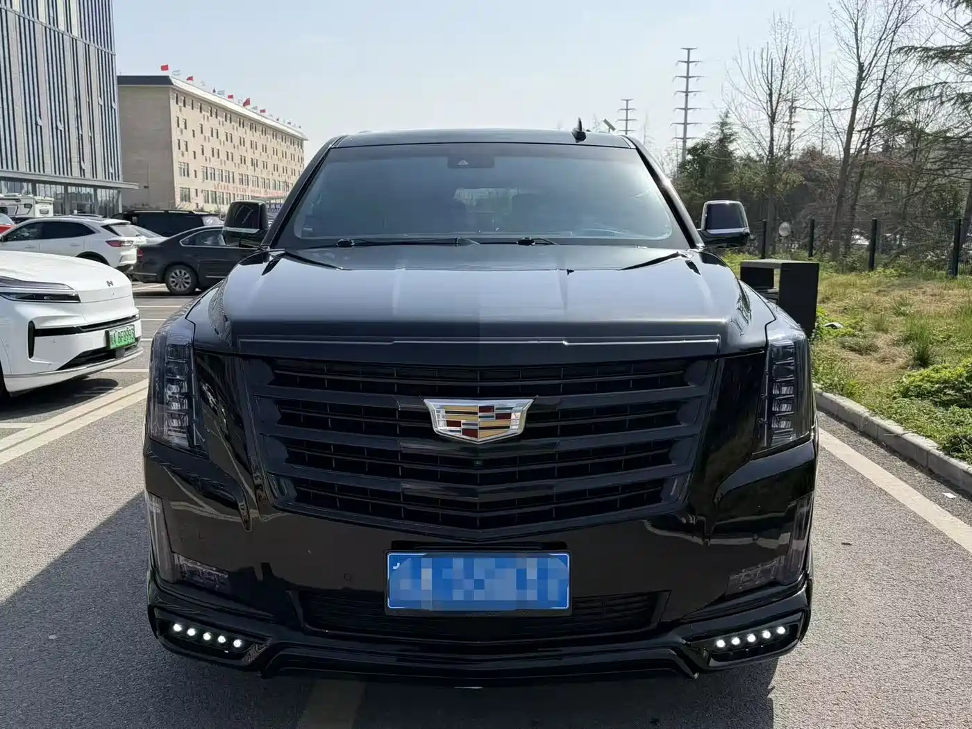Cadillac Escalade 2017 6.2L ESV Platinum Extended фото 2