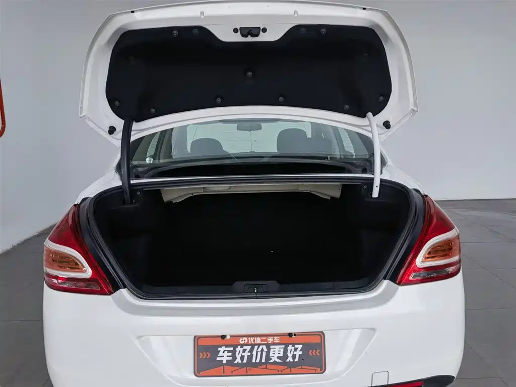 Peugeot 308 2013 Model 1.6L Automatic Superior Style фото 16