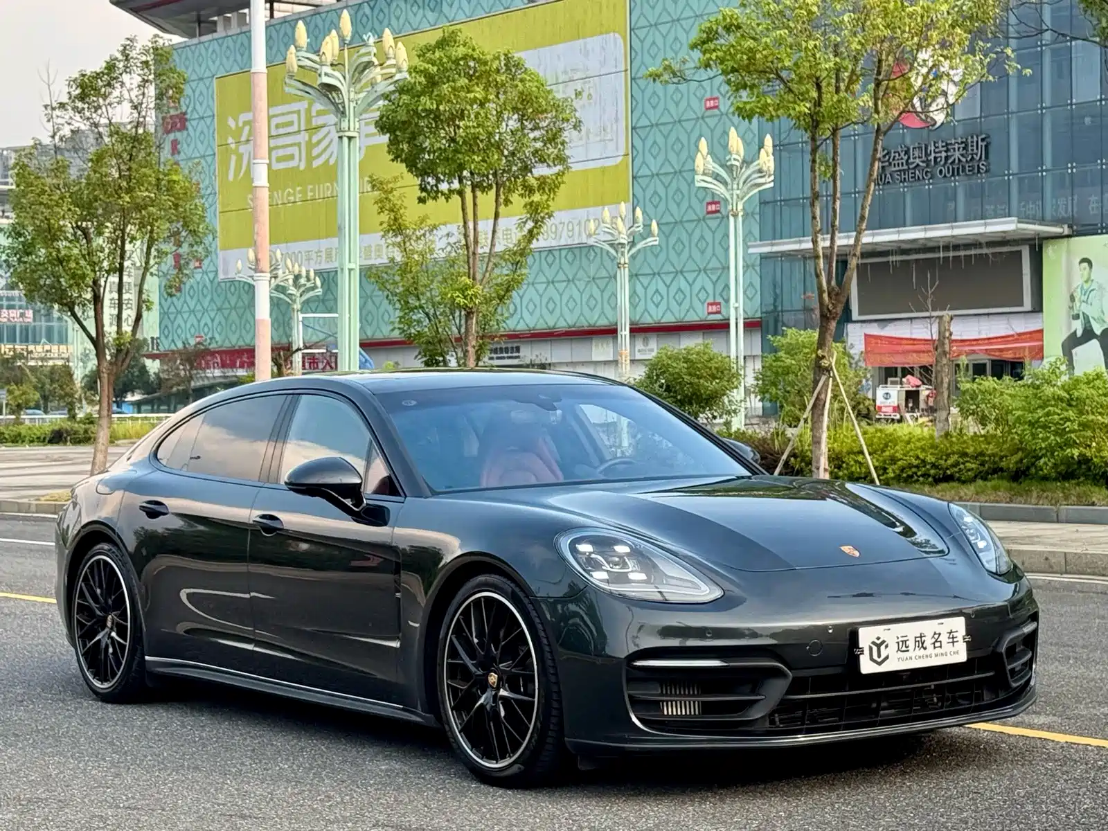 Фото 3 - Porsche Panamera