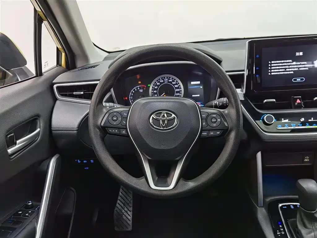 Toyota Frontlander 2022 2.0L CVT Luxury PLUS Edition фото 11
